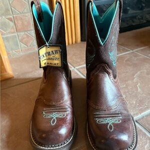 Ariat Women's Fat Baby Boots size 11